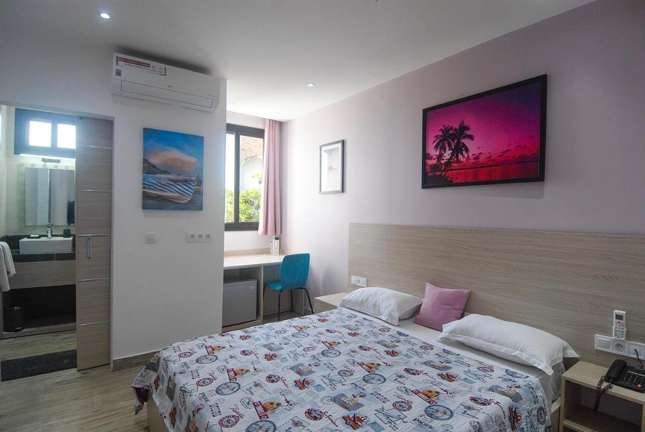 Hotel Clair De Lune Dakar Buitenkant foto